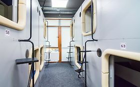 Av-1 Capsule Hotel